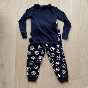 Primary Navy Pajama Set with Snowflake Pattern